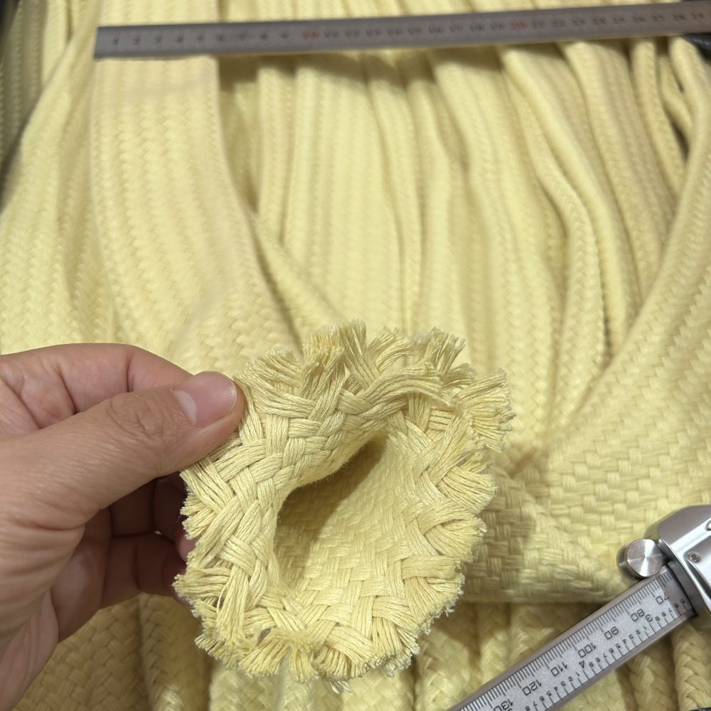Selongsong Aramid Jalinan: Perlindungan Panas dan Abrasi Terbaik untuk Selang Industri